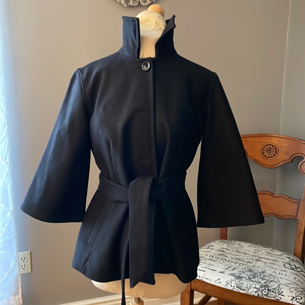 Black jacket 3/4 sleeve. Great condition. Great for work and play